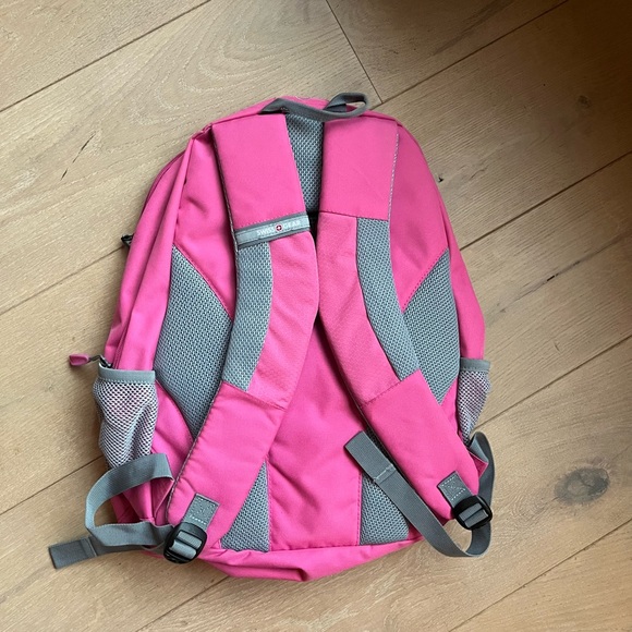 Durable pink backpack - Picture 3 of 5